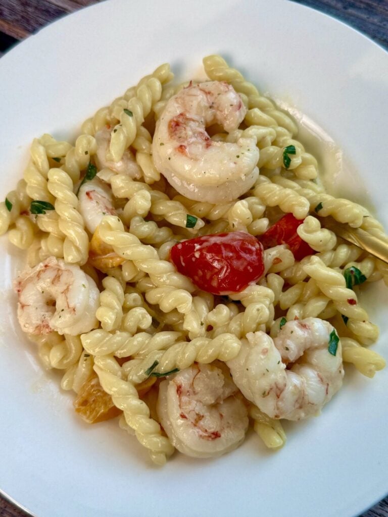 30 Minute Creamy Cheesy Garlic Shrimp Pasta