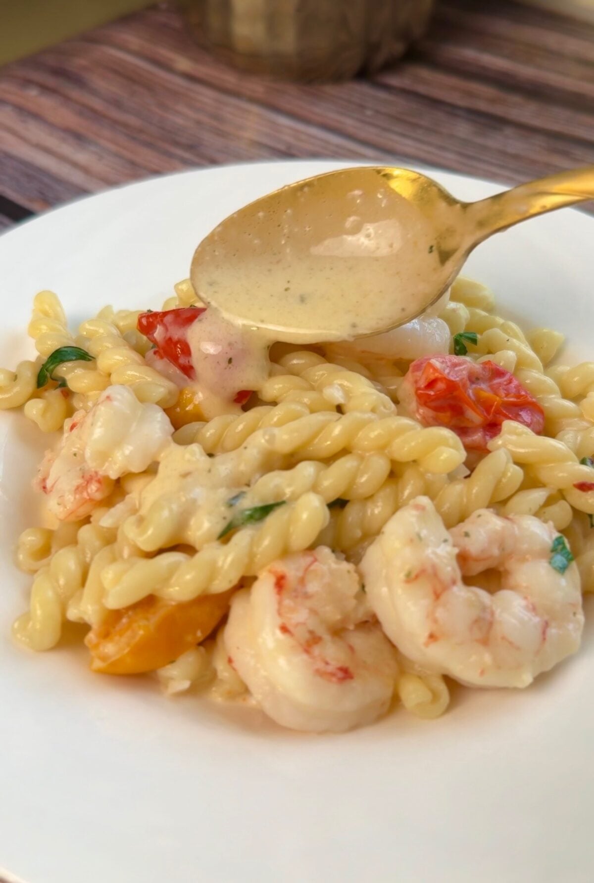 30 Minute Creamy Cheesy Garlic Shrimp Pasta