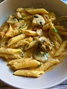 One Pan Creamy Tomato Pasta (30 Minutes)